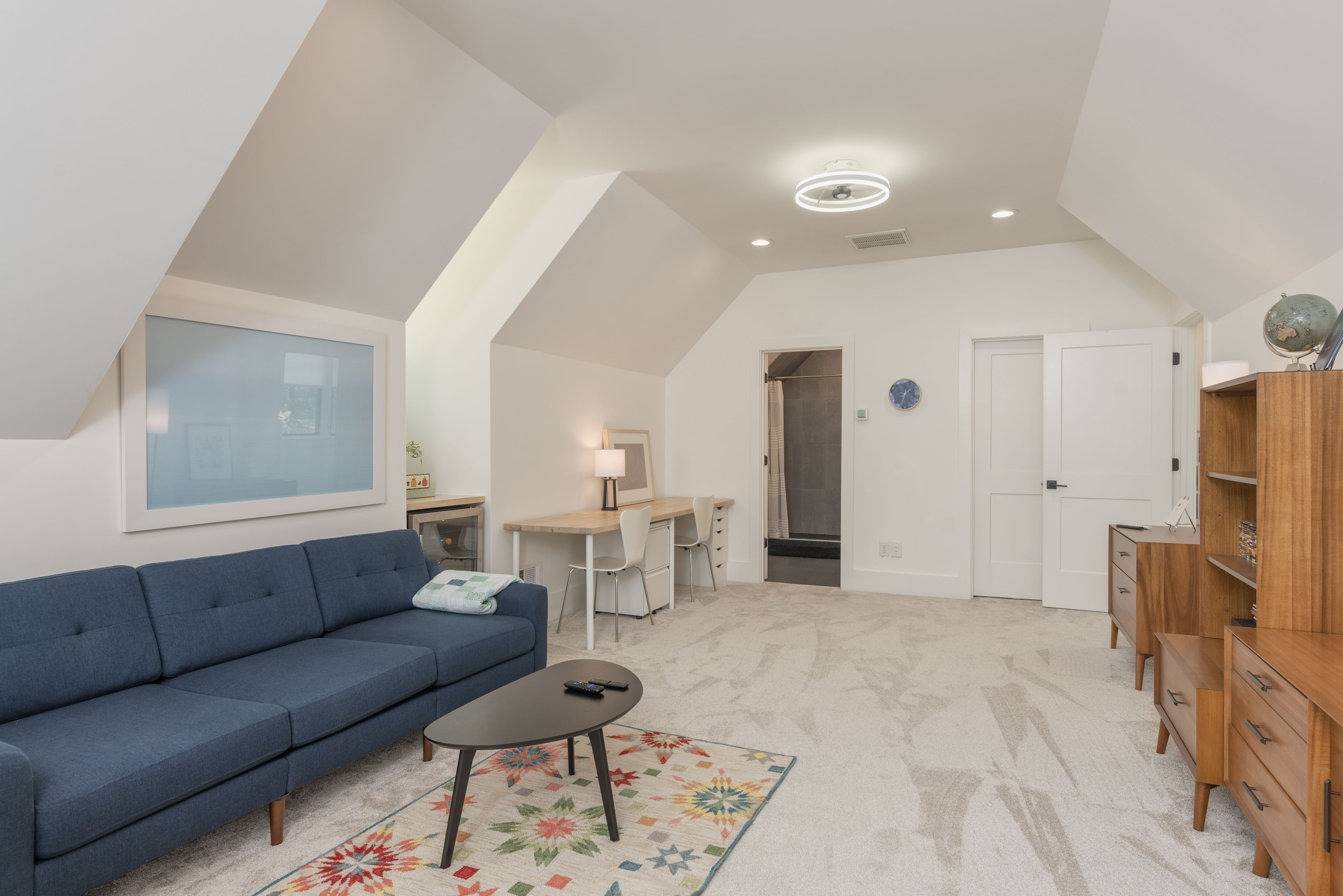 1041 Holt's Ferry image 32